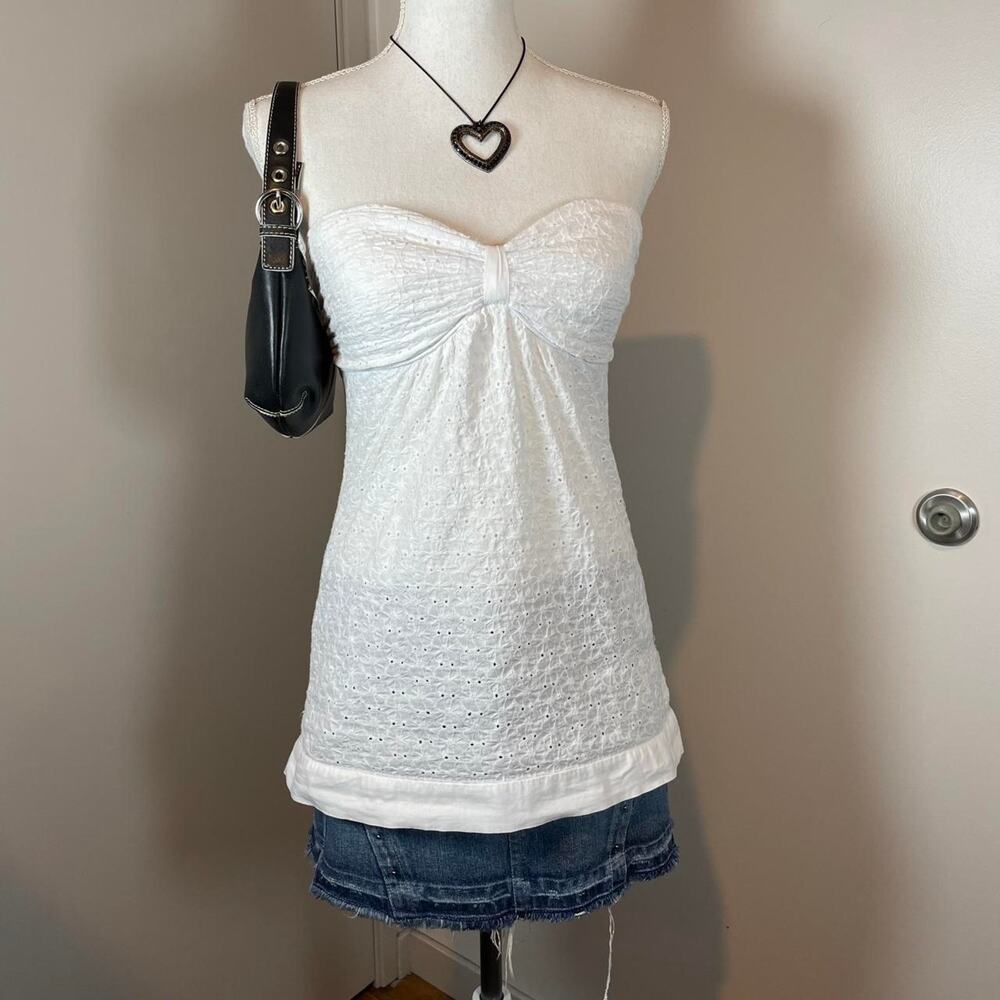 Y2K strapless eyelet beach vacation sweetheart neckline going out top